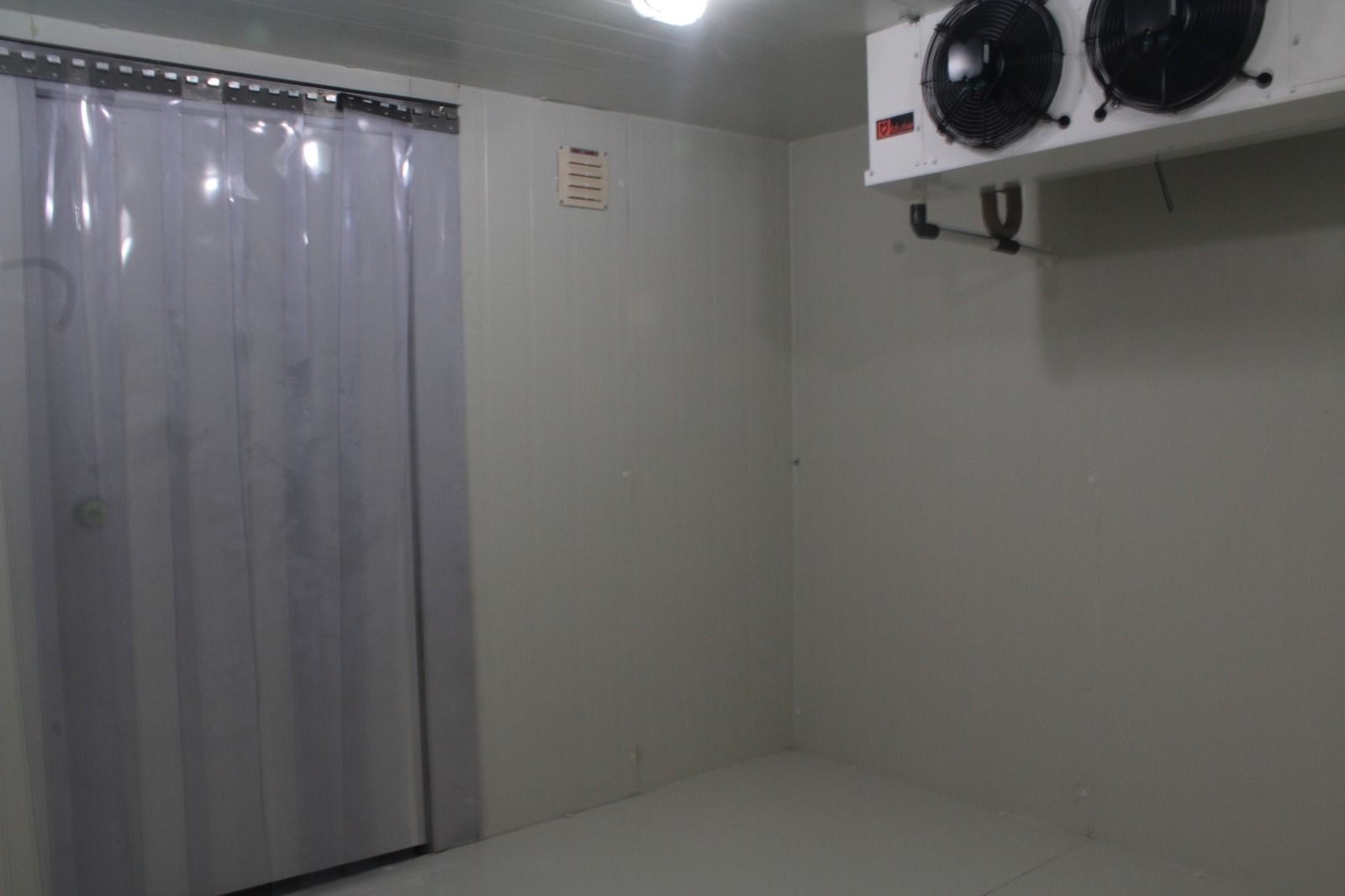Cold room strip curtain